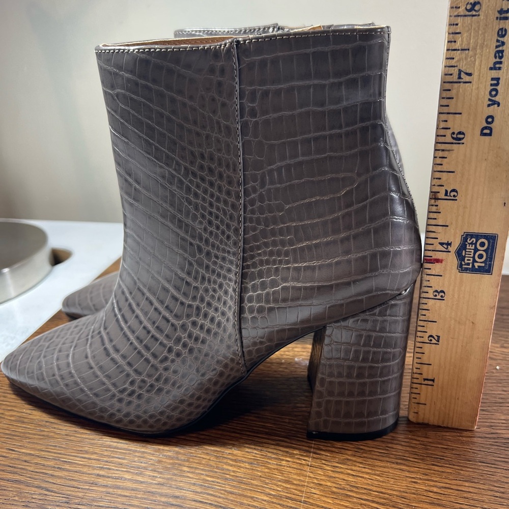 Express Gray Crocodile-Patterned Ankle Booties Si… - image 7